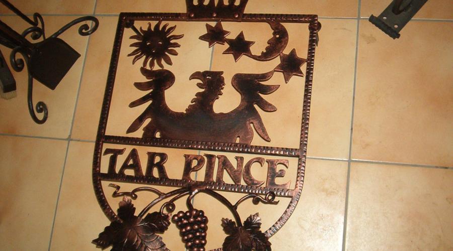 Pincészeti cégér